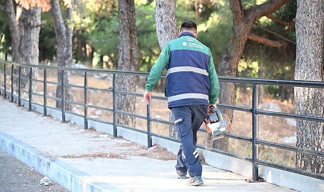 Manisa'nın tarihi ve doğal güzelliklerine uzanan yolda temizlik çalışması