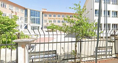 Manisa'da liseye silahlı saldırı! Yaralılar var, saldırgan gözaltına alındı
