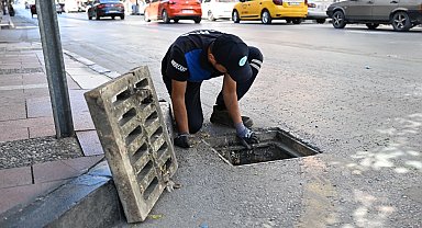 Manisa'da yağışlar öncesi ızgara temizliklerini hızlandırdı