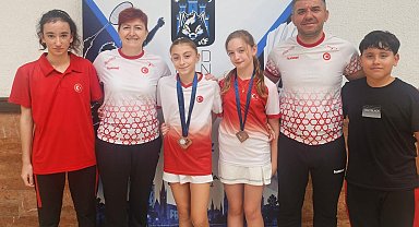 Manisalı badmintonculardan Hırvatistan'da çifte bronz