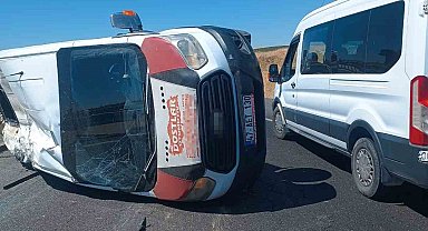 Mardin'de öğrenci servisi devrildi: 13 öğrenci yaralandı