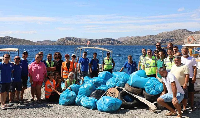 Marmaris Sögüt koylarından 125 torba atık toplandı