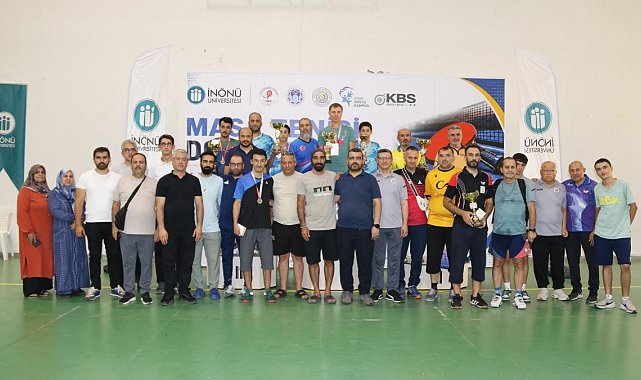 Masa Tenisi Dostluk Ligi'nde kupalar sahiplerini buldu