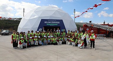 "Mavinin Derinlikleri" öğrencilerle buluştu