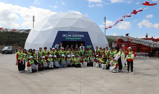 "Mavinin Derinlikleri" öğrencilerle buluştu