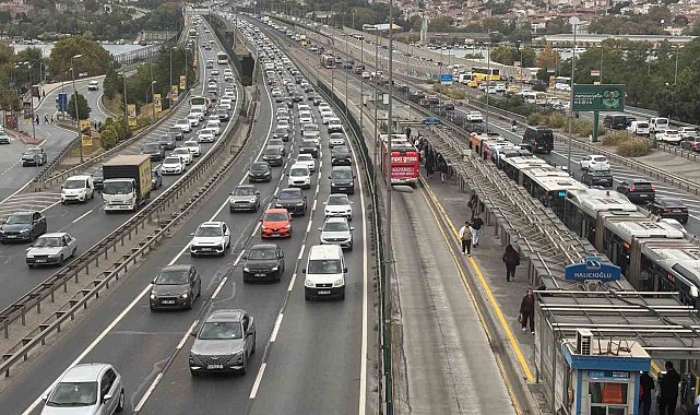 Megakent güne trafikle uyandı: Trafik yoğunluğu yüzde 71'e ulaştı