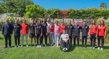 Mehmet Sepil, Göztepeli milli sporcuları ağırladı
