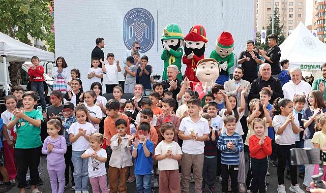 Melikgazi'nin 48 yeni aracı çocuk şenliğiyle tanıtıldı