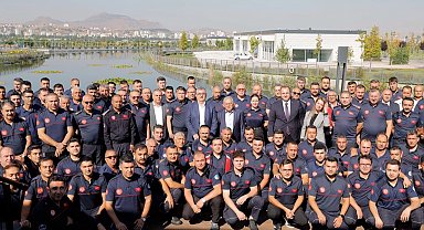 Memduh Büyükkılıç'tan Kayseri İtfaiyesi'ne kutlama