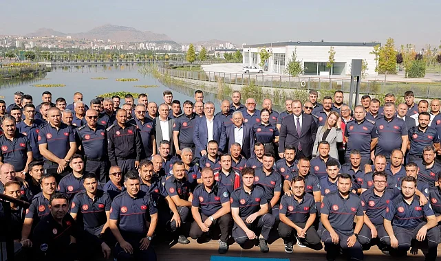 Memduh Büyükkılıç'tan Kayseri İtfaiyesi'ne kutlama