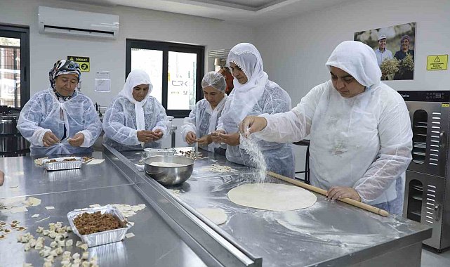 Mersin'de eski köy okulu kadınların üretim yuvası oldu