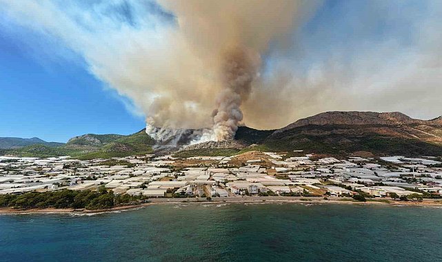 Mersin'de orman yangınına 230 personel, 2 uçak ve 5 helikopterle müdahale