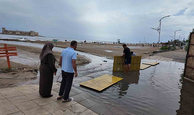 Mersin'de sağanak: Su taşkınları yaşandı