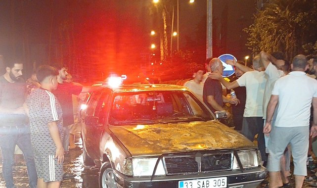 Mersin'de seyir halindeki otomobil alevlere teslim oldu