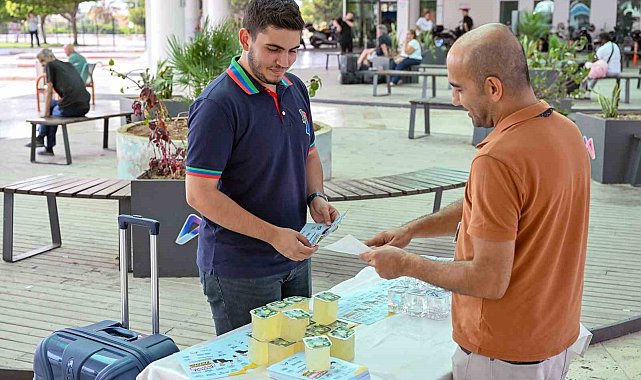 Mersin'de üniversite öğrencilerine otogarda karşılama ve destek