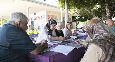 Mersin'de alzheimer hastaları sahilde buluştu