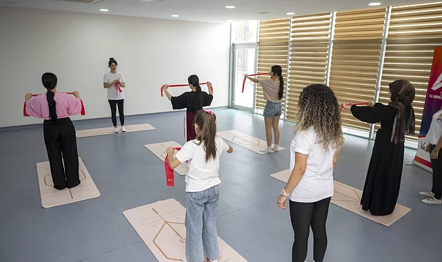Mersin'de genç kızlara 'Duruşunla Güçlen' desteği