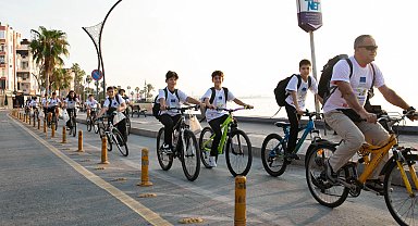 Mersin'de öğrenciler bisikletle okula pedal çevirdi