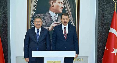 Millî Savunma Bakan Yardımcısı Ayhan, Vali Yılmaz'ı ziyaret etti