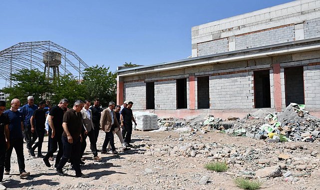 Milletvekili Tatar İdil'deki yarı olimpik yüzme havuzu inşaatını inceledi