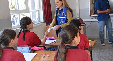 Minik öğrencilerin yeni eğitim yılı sevincine ortak oldular