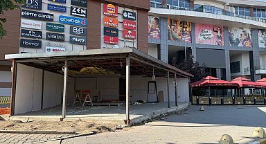 MNG AVM önünde kaldırım işgali "Gecekondu gibi dükkan" tepki çekiyor