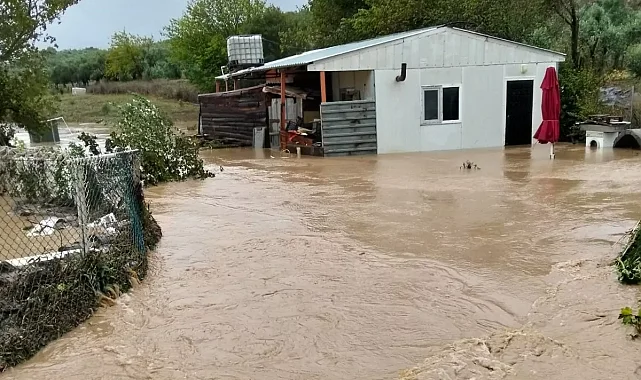 Mudanya Yalıçiftlik'te ev sular altında kaldı... Mahsur kalan adını MAK kurtardı