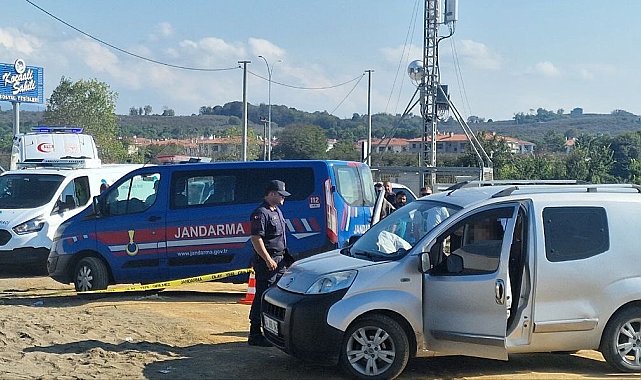 Muhtar aracında başından vurulmuş halde ölü bulundu