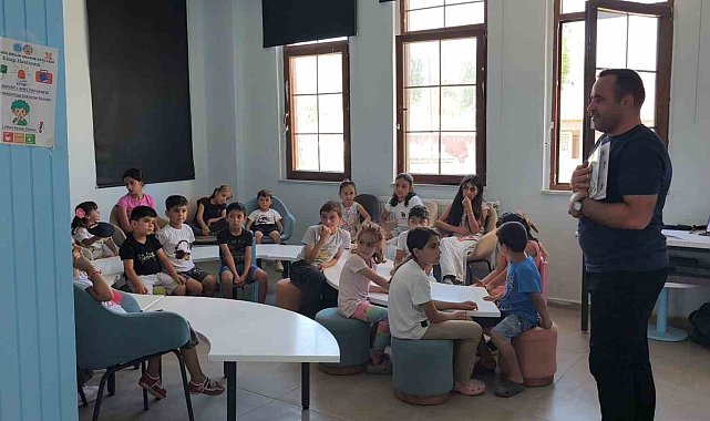 Muradiye Bebek ve Çocuk Kütüphanesi'nde aileler üretiyor, çocuklar keşfediyor