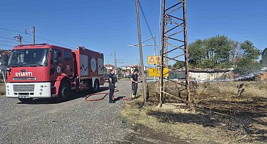 Muratlı'da arsa yangını itfaiye büyümeden söndürdü