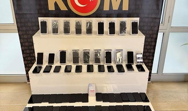Muş'ta kaçakçılık operasyonu: 98 adet cep telefonu, 11 adet tablet ve 20 kilo nargile tütünü ele geçirildi