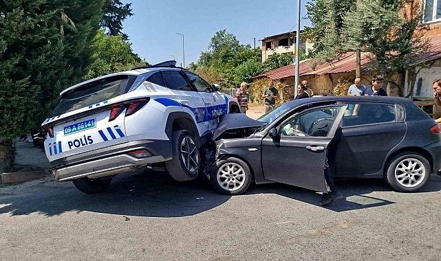 Nazilli'de polis aracı ile otomobil çarpıştı: 2 yaralı