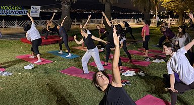 "Nefes Al İzmit "yoga programı Plaj Yolu'nda gerçekleştirildi