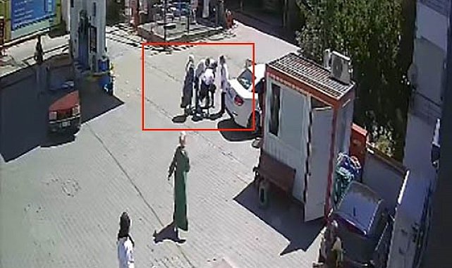 Nefes borusuna şeker kaçan çocuk, polisin Heimlich manevrasıyla kurtuldu