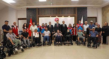Niğde'de engelli vatandaşlara 21 akülü tekerlekli sandalye desteği