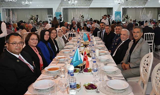 Nilüfer Belediyesi'nden şehit aileleri ve gaziler onuruna yemek