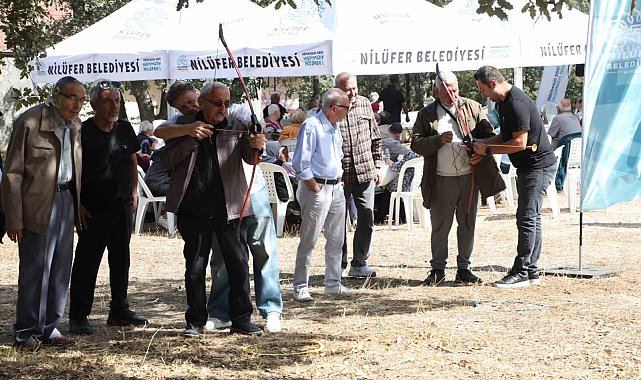 Nilüfer'de huzurevi sakinleri yaza piknikle veda etti