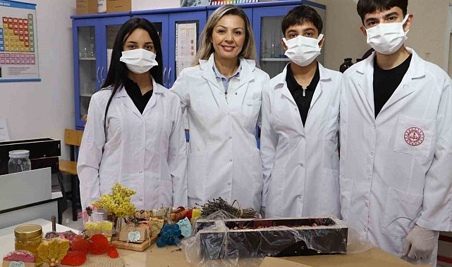 Öğrenciler atık yağları sabuna dönüştürdü