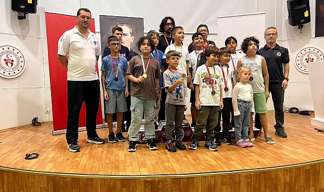 Öğrenciler satrançta hünerlerini sergiledi