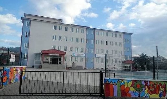 Öğrencilere iletişim dilinde nezaket ve saygı projesi: "Dilini Kirletme"