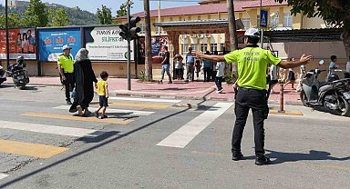 Okul önlerinde trafik güvenliği denetimleri başladı