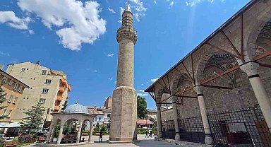 Önce minare yapıldı, cami sonradan eklendi