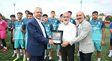 Osmangazi'de kurtuluşun 104. yılı sporla taçlandı