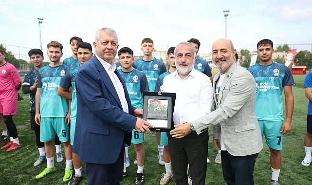 Osmangazi'de kurtuluşun 104. yılı sporla taçlandı