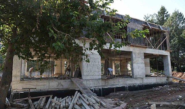 Osmaniye'de Mezarlıklar Müdürlüğü'ne modern hizmet binası