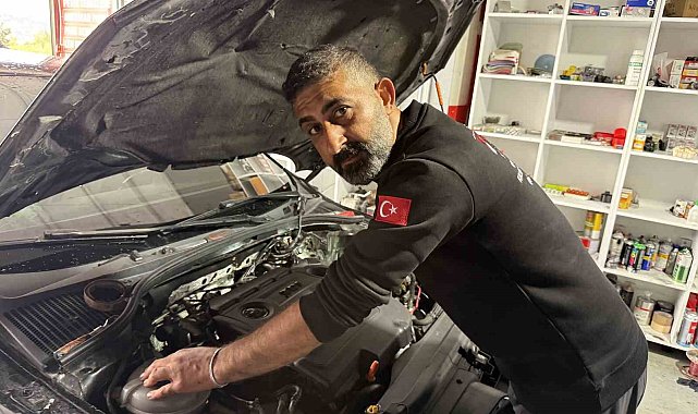 Oto tamircisi otobanda çaresiz kalınca, şalgam suyunu motor suyu olarak kullandı