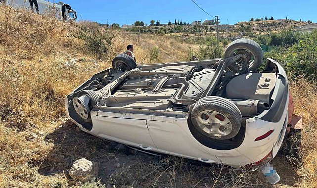 Otomobil takla attı: 2 yaralı