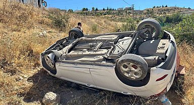 Otomobil takla attı: 2 yaralı