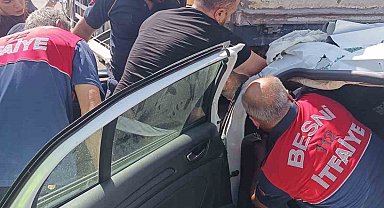 Otomobil tıra arkadan çarptı: 1 ağır yaralı