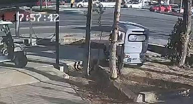 Otomobilin yayaya çarptığı anlar kamerada